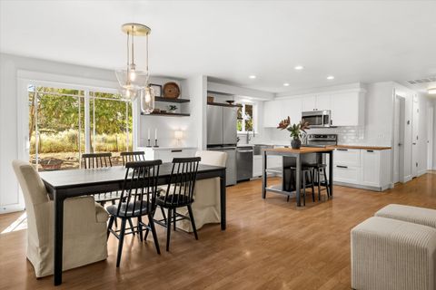 Tiny photo for 63634 Hunters Circle, Bend, OR 97701 (MLS # 220221306)