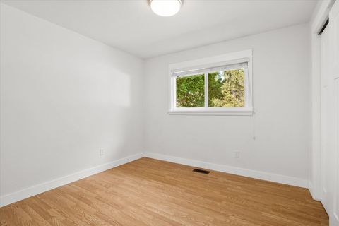 Tiny photo for 63634 Hunters Circle, Bend, OR 97701 (MLS # 220221306)