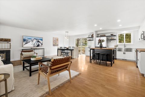 Tiny photo for 63634 Hunters Circle, Bend, OR 97701 (MLS # 220221306)