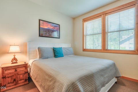 Tiny photo for 57135 Fremont Drive #7, Sunriver, OR 97707 (MLS # 220224229)