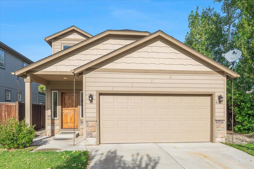 This is a great home near Alpenglow Park, the new Library, and Jewell Elementary. Fenced yard for gardening, for furry friends, or just hanging out.  Open floor plan with each large room flowing into the next, with updated flooring underfoot. Laundry and large power bath round out the main level. Upstairs, relax in the large primary suite.  Guests will appreciate the junior suite. One additiontal guest room upstairs.
This is a great opportunity to begin building equity in rapidly changing SE Bend.