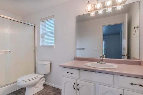 Tiny photo for 317 Jeanette Avenue, Medford, OR 97501 (MLS # 220211919)