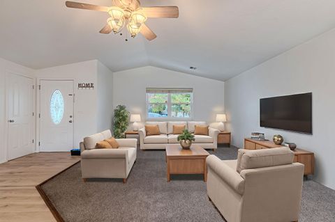 Tiny photo for 317 Jeanette Avenue, Medford, OR 97501 (MLS # 220211919)