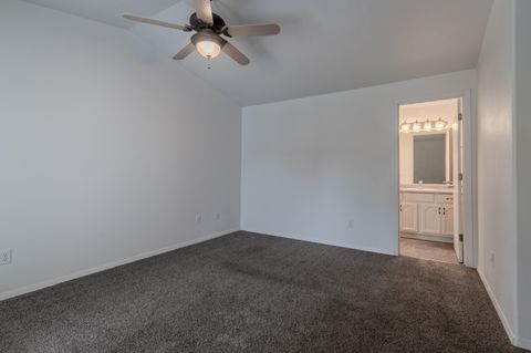 Tiny photo for 317 Jeanette Avenue, Medford, OR 97501 (MLS # 220211919)
