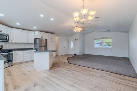 Tiny photo for 317 Jeanette Avenue, Medford, OR 97501 (MLS # 220211919)