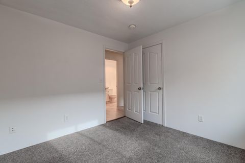 Tiny photo for 317 Jeanette Avenue, Medford, OR 97501 (MLS # 220211919)