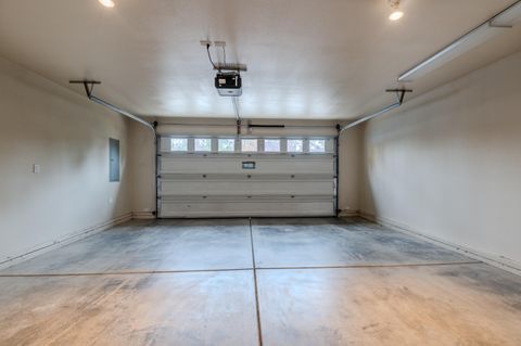 Tiny photo for 317 Jeanette Avenue, Medford, OR 97501 (MLS # 220211919)