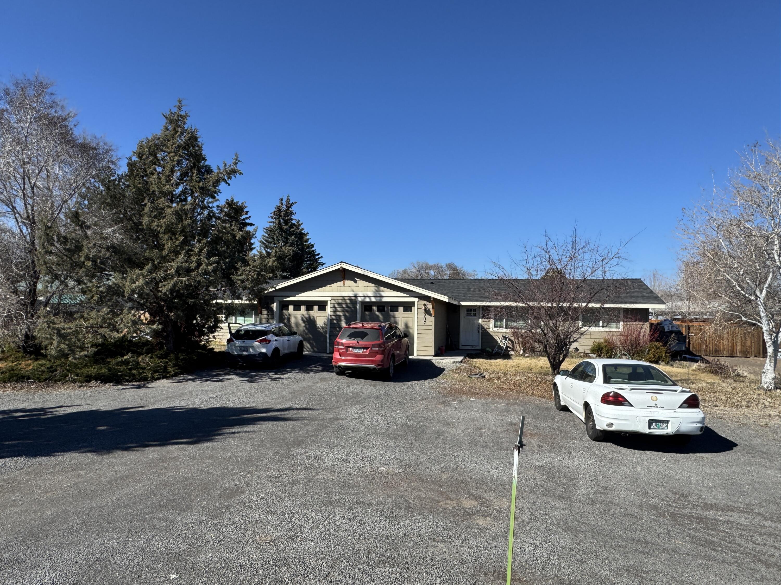 2907 SW Meadow Lane