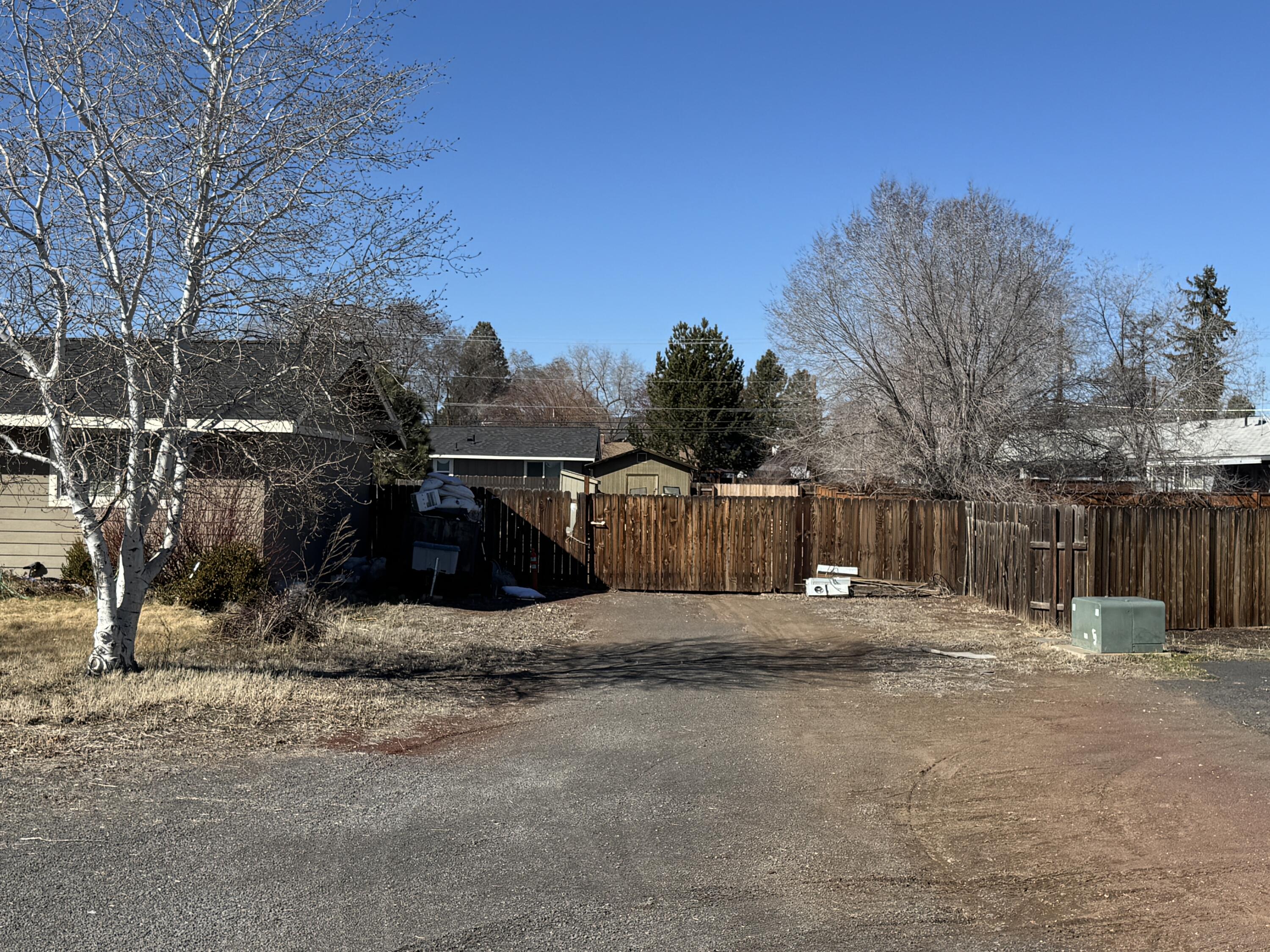 2907 SW Meadow Lane