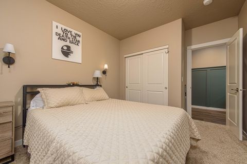 Tiny photo for 3812 SW Pumice Place, Redmond, OR 97756 (MLS # 220212804)