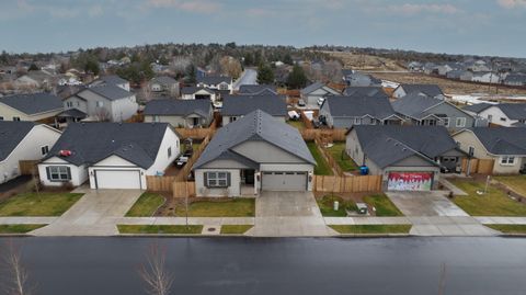 Tiny photo for 3812 SW Pumice Place, Redmond, OR 97756 (MLS # 220212804)