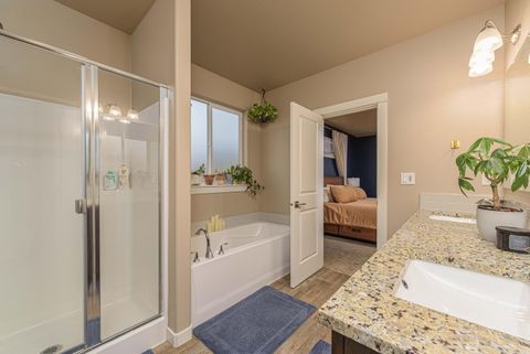 Tiny photo for 3812 SW Pumice Place, Redmond, OR 97756 (MLS # 220212804)