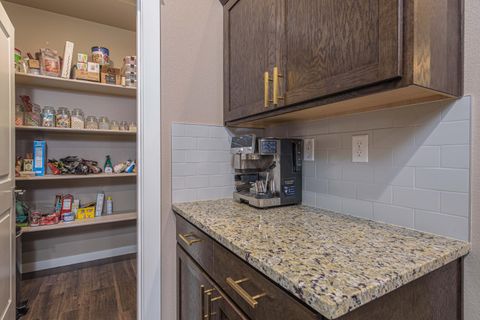 Tiny photo for 3812 SW Pumice Place, Redmond, OR 97756 (MLS # 220212804)