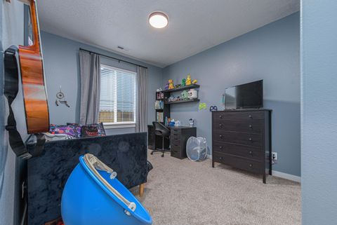 Tiny photo for 3812 SW Pumice Place, Redmond, OR 97756 (MLS # 220212804)
