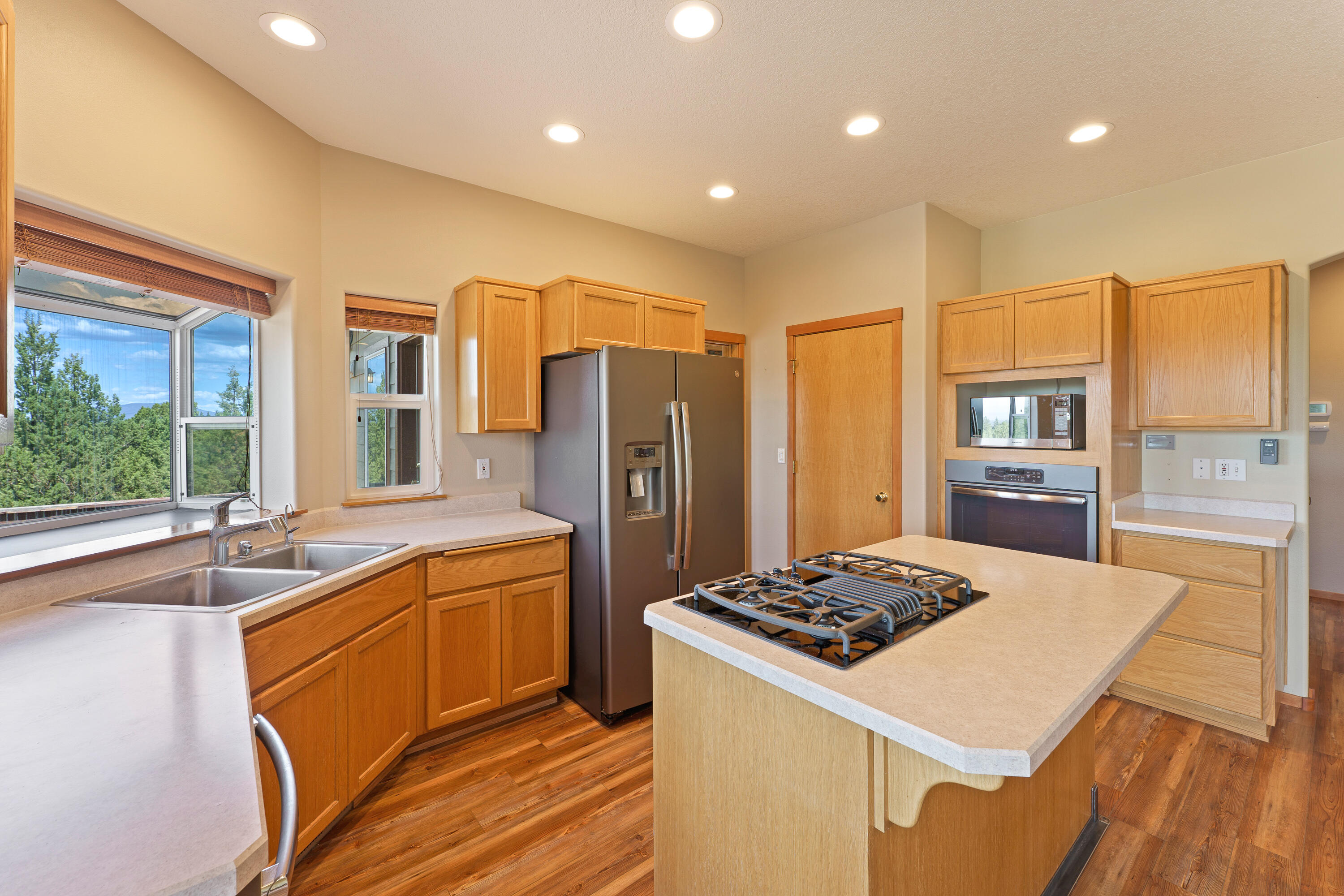 Mtn View Estate - Residential