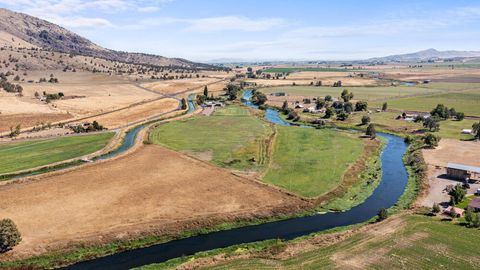 Tiny photo for 10403 Matney Way, Klamath Falls, OR 97603 (MLS # 220216413)