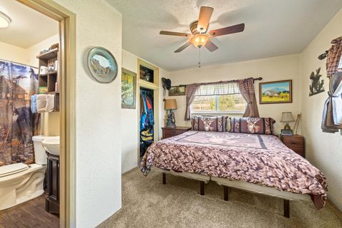 Tiny photo for 10403 Matney Way, Klamath Falls, OR 97603 (MLS # 220216413)