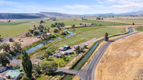 Tiny photo for 10403 Matney Way, Klamath Falls, OR 97603 (MLS # 220216413)