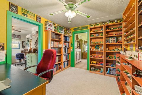 Tiny photo for 10403 Matney Way, Klamath Falls, OR 97603 (MLS # 220216413)