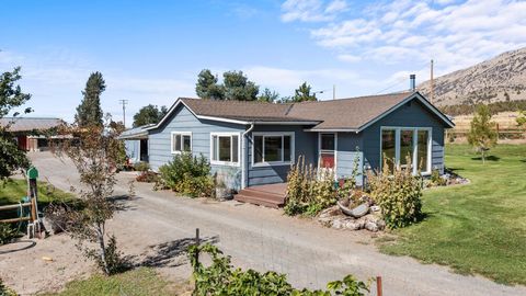 Tiny photo for 10403 Matney Way, Klamath Falls, OR 97603 (MLS # 220216413)