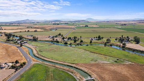 Tiny photo for 10403 Matney Way, Klamath Falls, OR 97603 (MLS # 220216413)