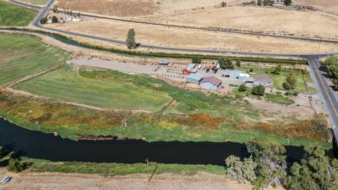 Tiny photo for 10403 Matney Way, Klamath Falls, OR 97603 (MLS # 220216413)