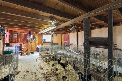 Tiny photo for 10403 Matney Way, Klamath Falls, OR 97603 (MLS # 220216413)