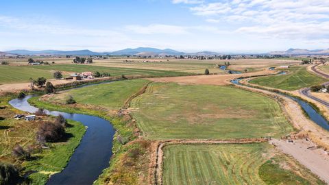 Tiny photo for 10403 Matney Way, Klamath Falls, OR 97603 (MLS # 220216413)