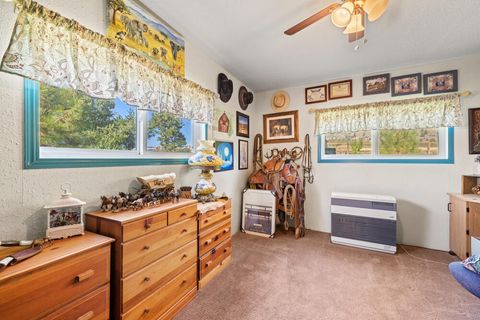 Tiny photo for 10403 Matney Way, Klamath Falls, OR 97603 (MLS # 220216413)