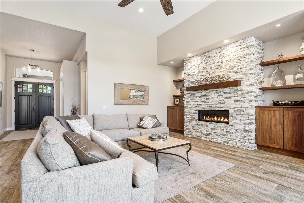 Eagle Crest - Residential