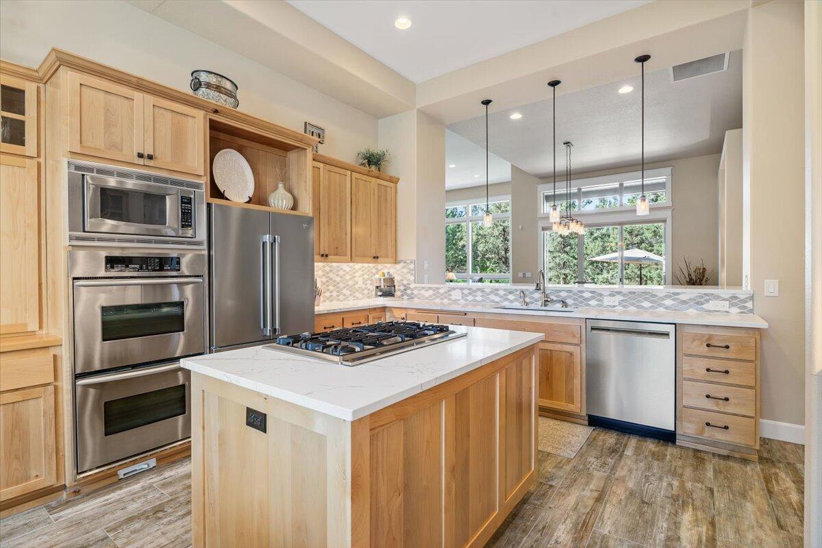 Eagle Crest - Residential