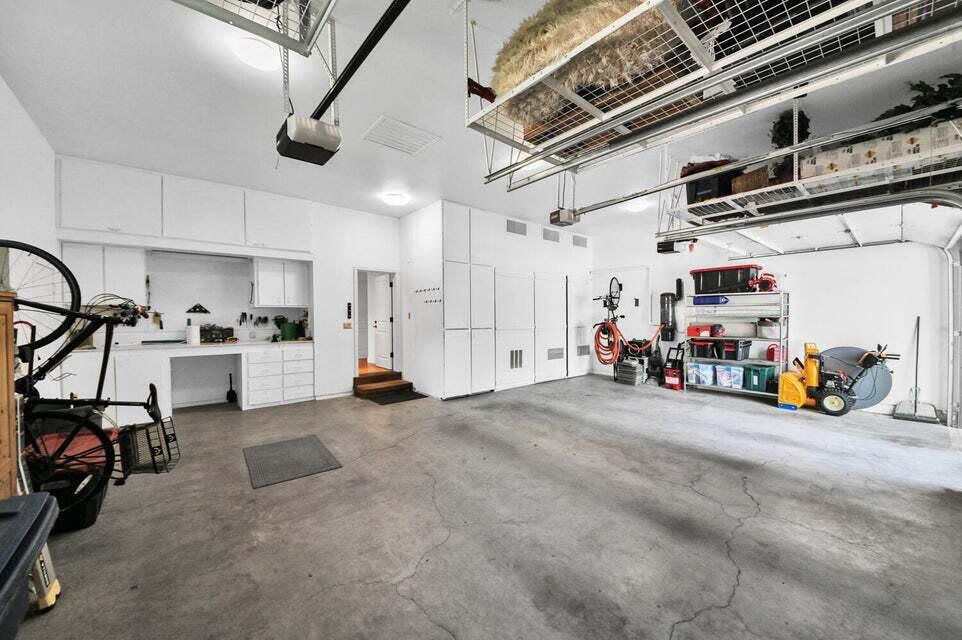 Broken Top - Residential