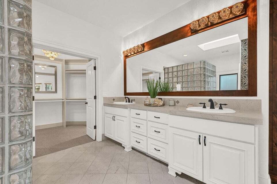 Broken Top - Residential