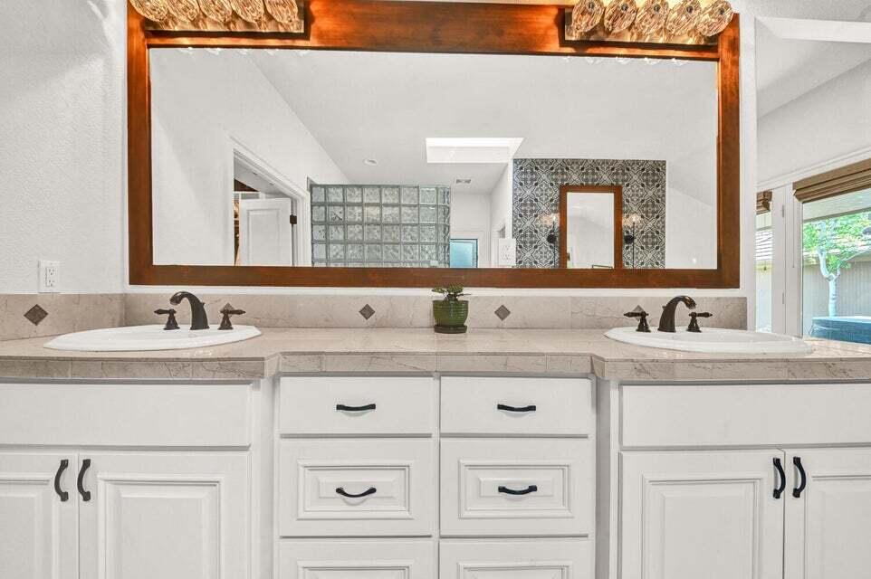 Broken Top - Residential