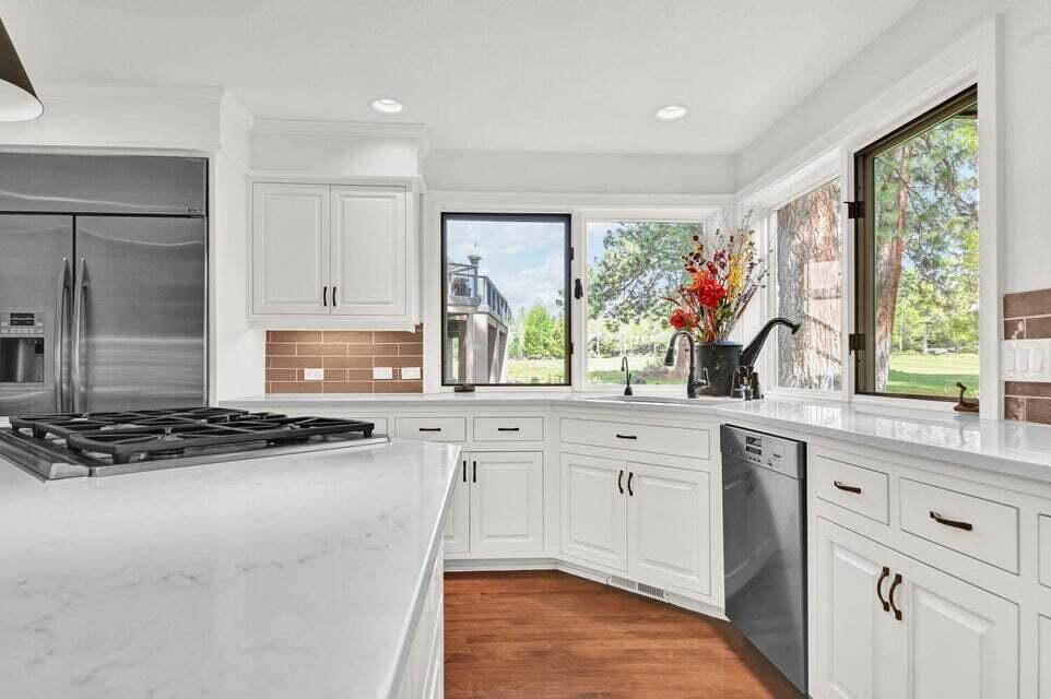 Broken Top - Residential