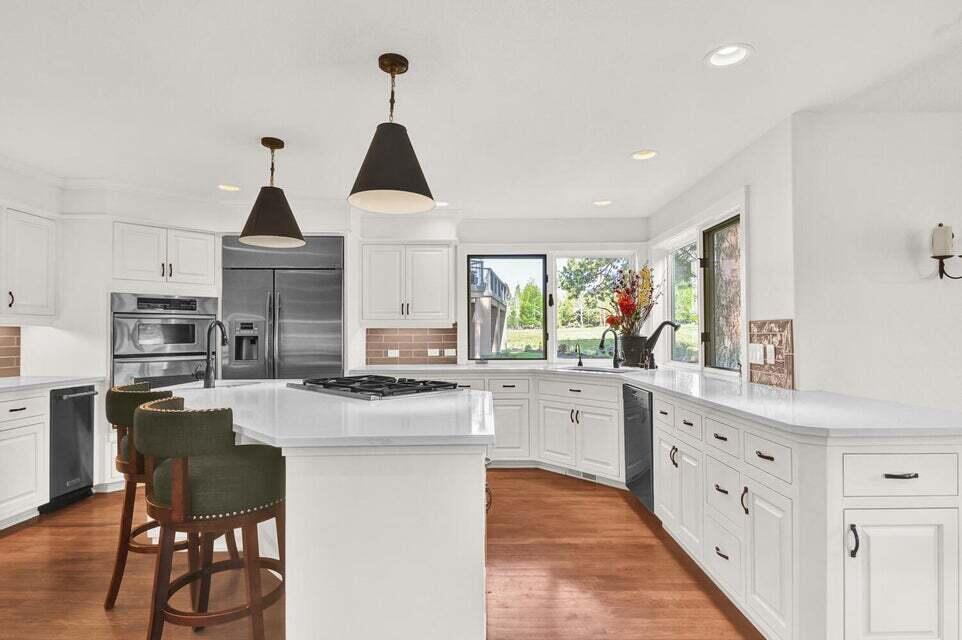 Broken Top - Residential