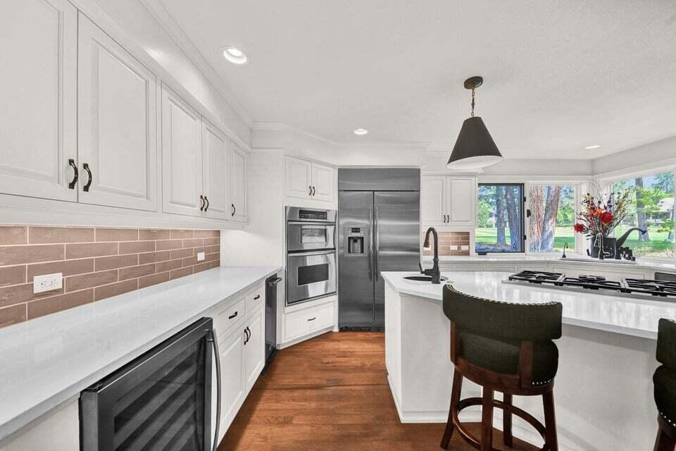 Broken Top - Residential