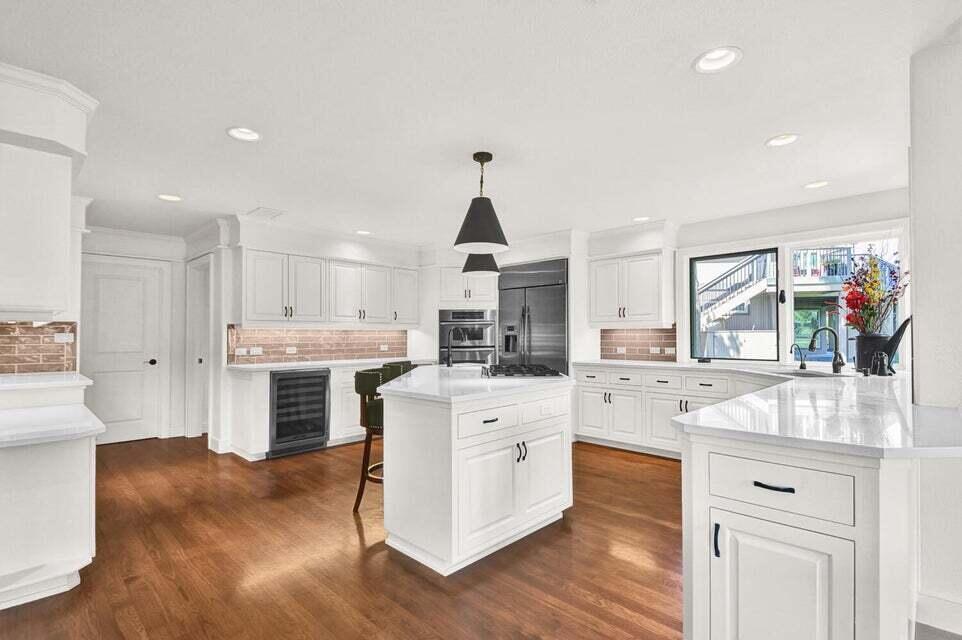 Broken Top - Residential