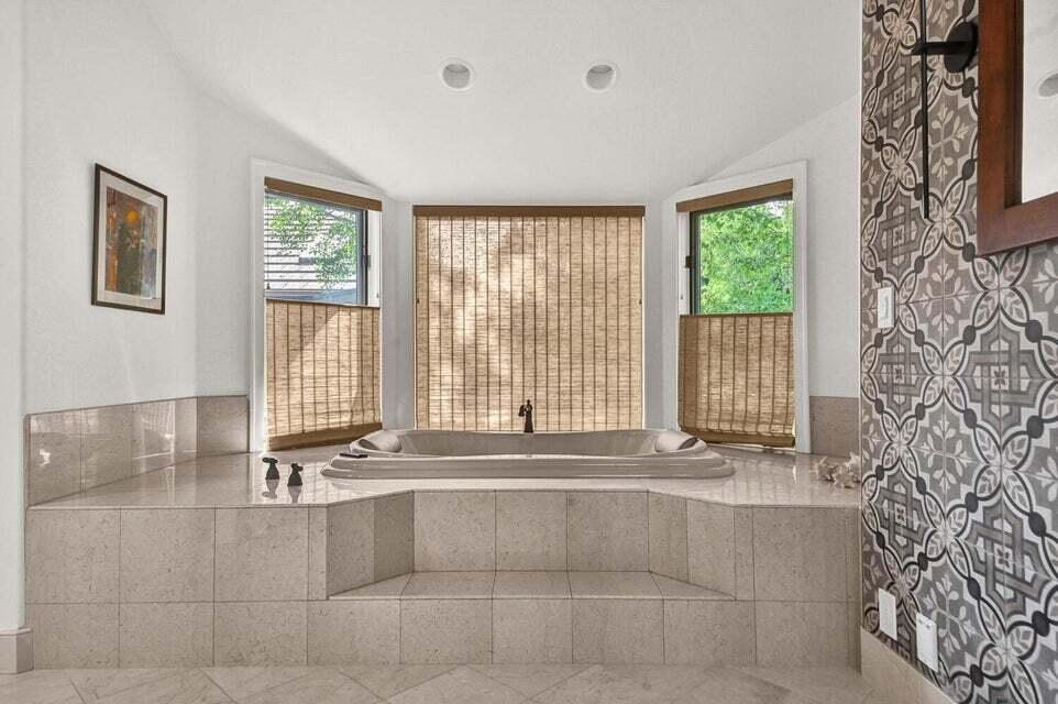 Broken Top - Residential