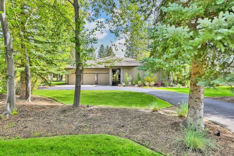 Broken Top - Residential