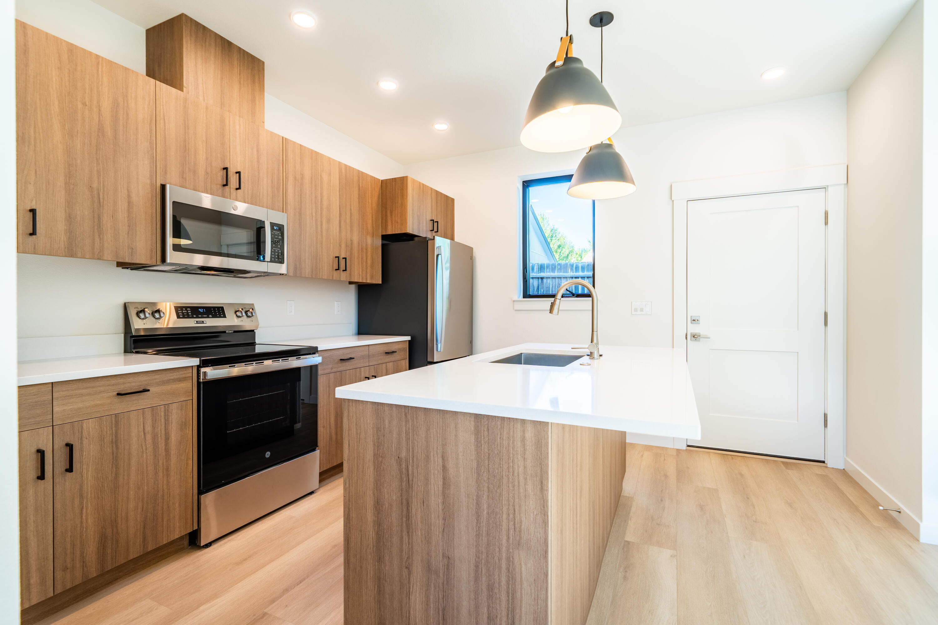 371 NW 19th Street 101