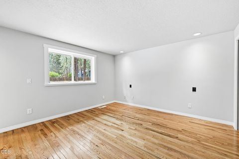 Tiny photo for 19637 Poplar Street, Bend, OR 97702 (MLS # 220224448)
