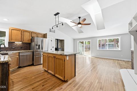 Tiny photo for 19637 Poplar Street, Bend, OR 97702 (MLS # 220224448)