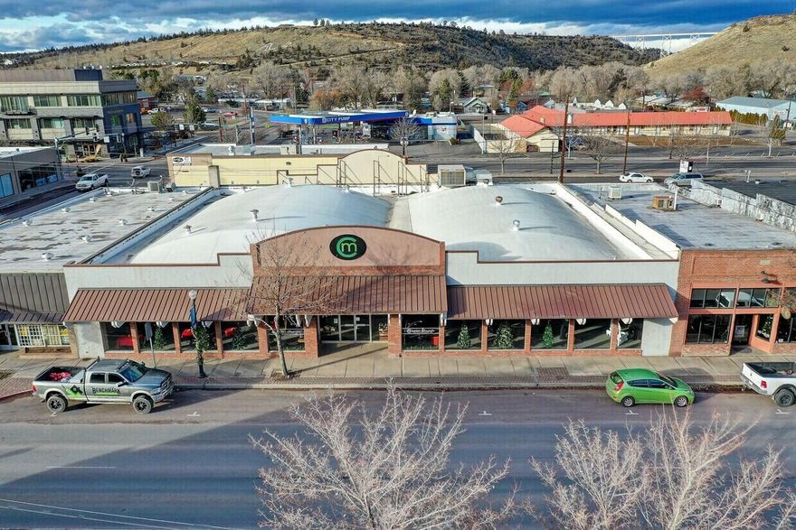 Large retail building with excellent exposure on 5th Street and Highway 97 North in Madras. Approximately half of the space is an open layout on the ground level and the remaining square footage is downstairs basement space. Ample street parking as well as onsite parking in the back parking lot.