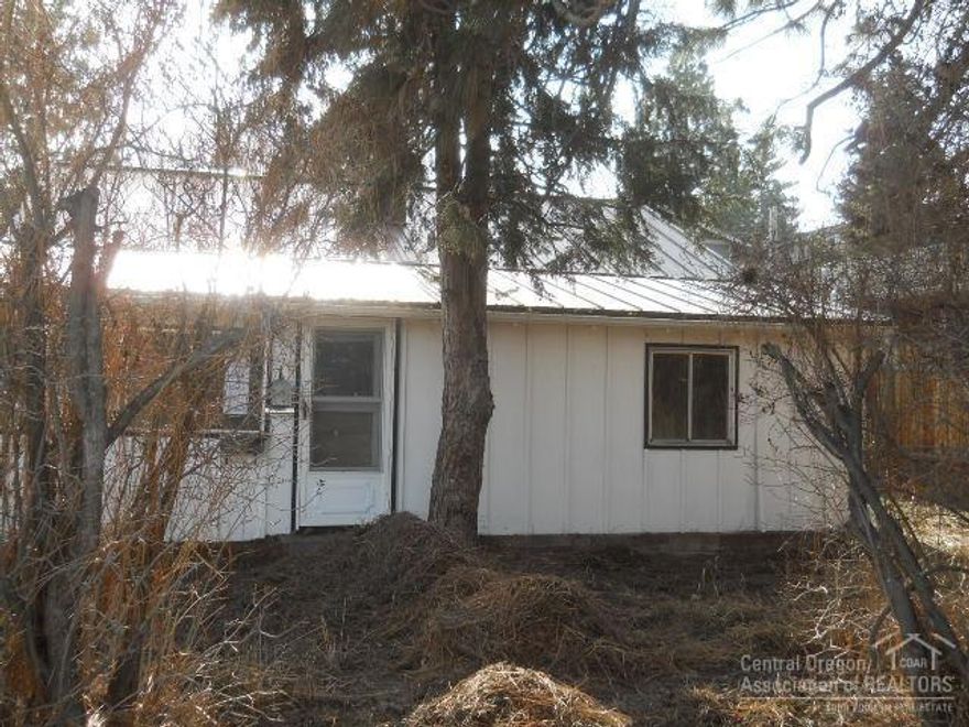 HUD OWNED. Case # 431-418636. 2 Bdrm, 1 bath 742 sq ft on 2 lots. Close to city services. Repairs: Correct earth contact with wood, Remove unsafe structures, fill in unsafe root cellar, Repair damaged glass in 1 bedroom, Repair electrical outlet, fixtures and carbon monoxide detectors, Repair HVAC unit, Defective paint surfaces. Possible LBP.