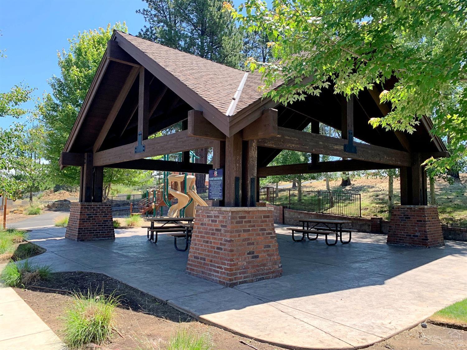 SaddleStone - Residential