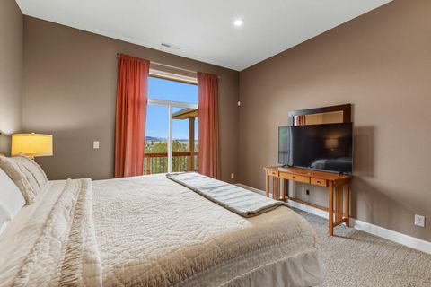 Tiny photo for 6447 Jake Road, Klamath Falls, OR 97601 (MLS # 220215605)