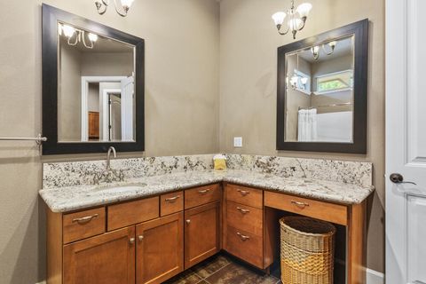 Tiny photo for 6447 Jake Road, Klamath Falls, OR 97601 (MLS # 220215605)