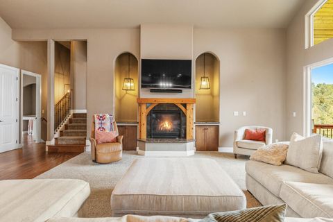 Tiny photo for 6447 Jake Road, Klamath Falls, OR 97601 (MLS # 220215605)