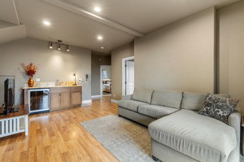 Tiny photo for 6447 Jake Road, Klamath Falls, OR 97601 (MLS # 220215605)